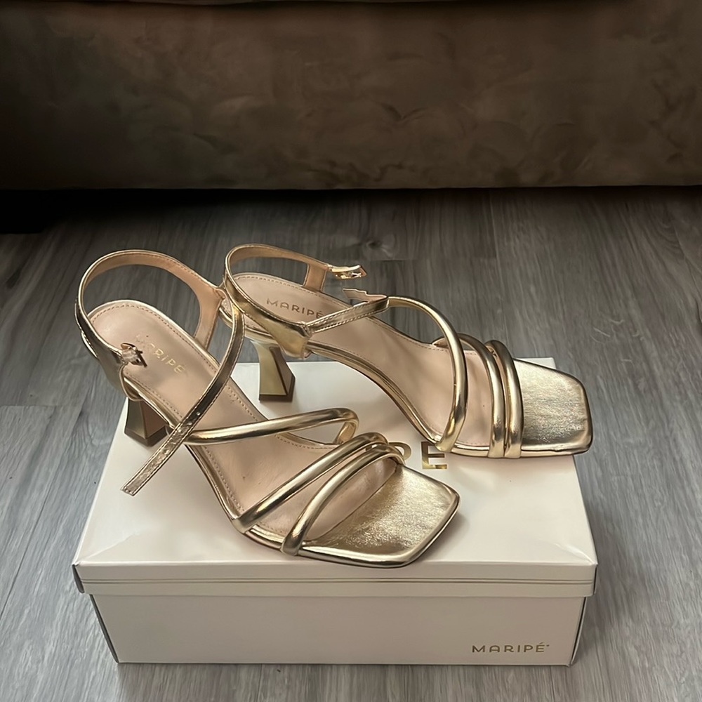 Maripe Gold Metallic Heels size 10